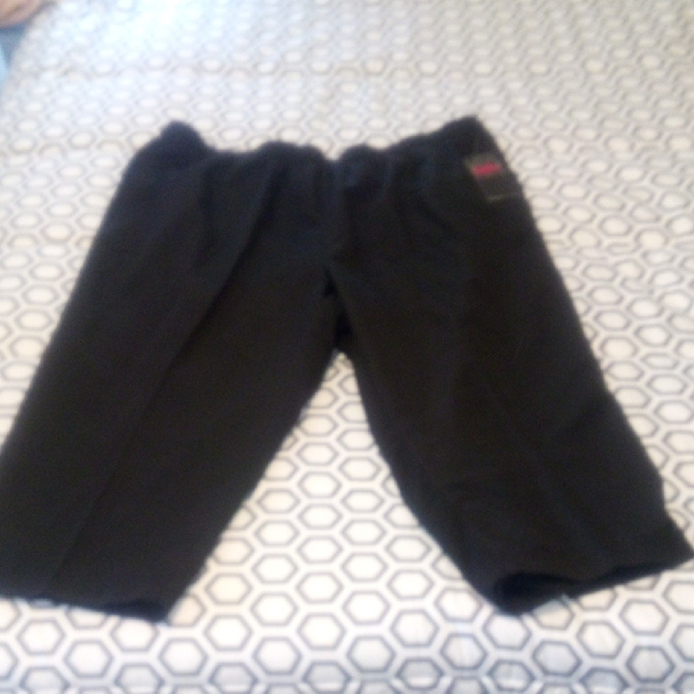 NWT Black Capri Pants - 2X